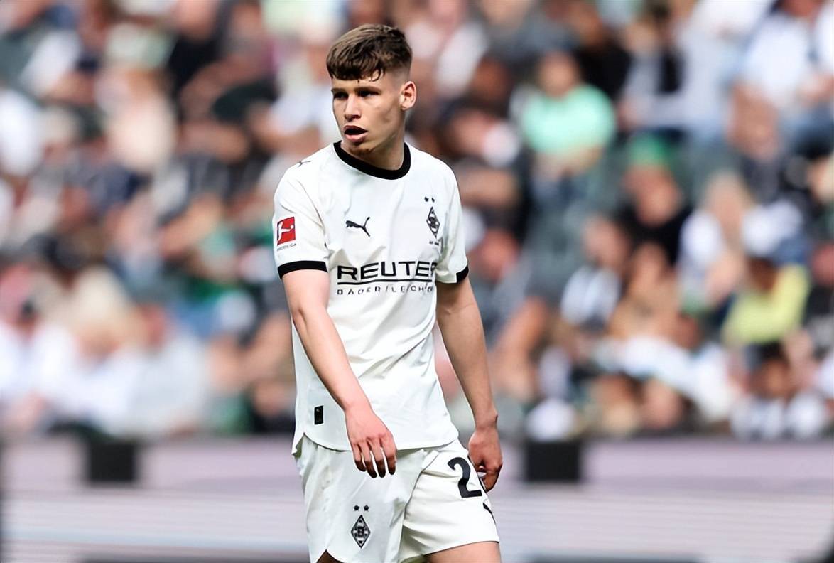 21岁德甲后防小将横空出世,新一代德国希望星,3大英超豪门疯抢